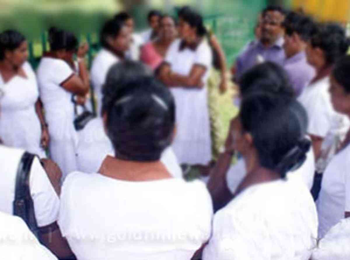 සබරගමුවේ පවුල් සෞඛ්ය සේවා නිලධාරිනියන්ගෙන් වෘත්තීය ක්රියාමාර්ගයක්