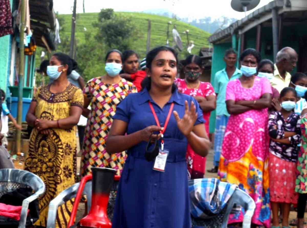 සංක්රමණික කම්කරුවන් "රට විරුවන්ද? මිනිස් බෝම්බද?"