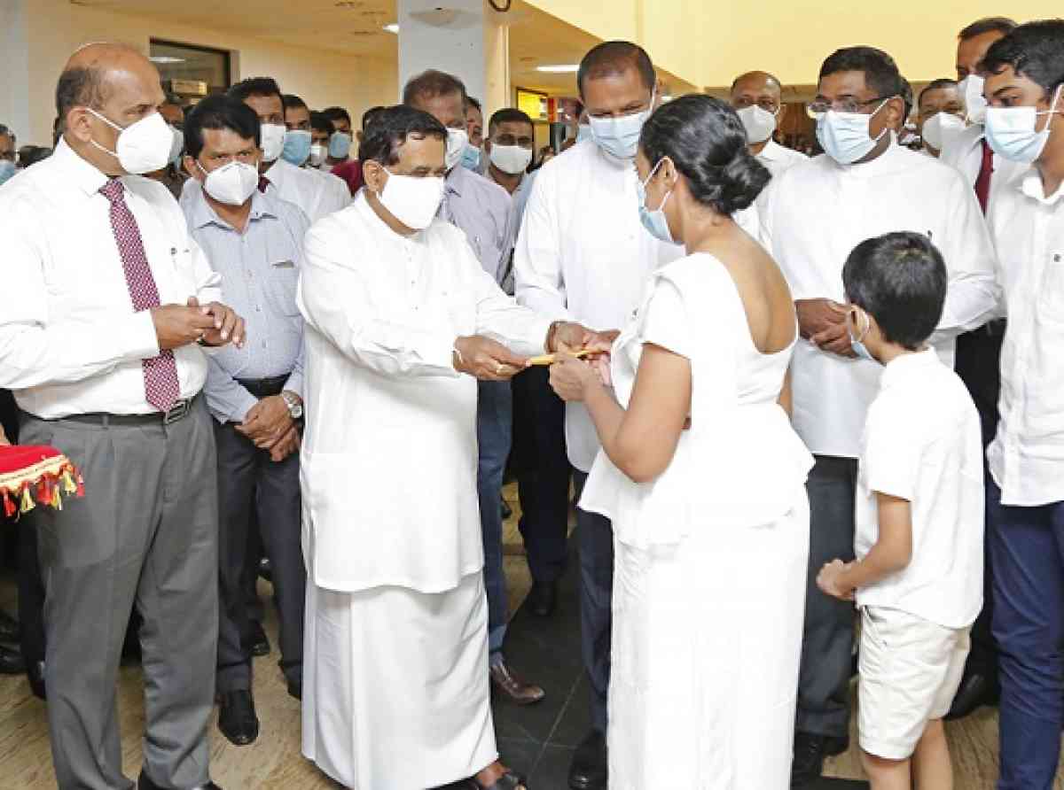 පාකිස්ථානයේදී ඝාතනය වූ ප්රියන්ත කුමාර මහතාගේ බිරිදට හා දරුවන්ට ලක්ෂ 25ක් ලබා දෙයි