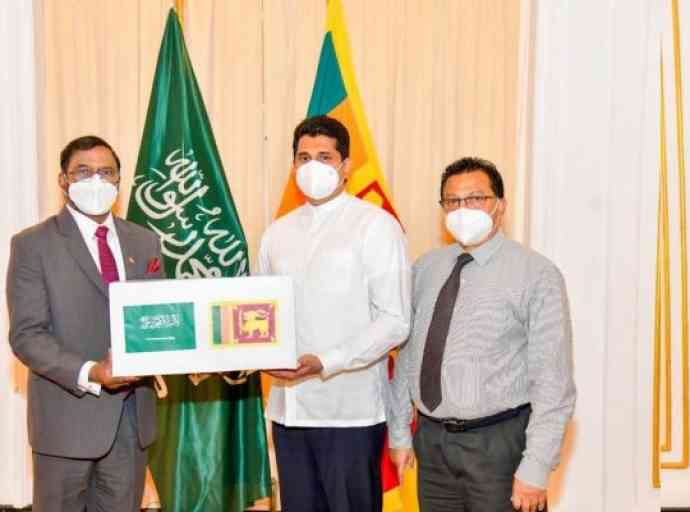 සෞදි අරාබියේ වෙසෙන ශ්‍රී ලාංකිකයින් වෛද්‍ය උපකරණ තොගයක් පරිත්‍යාග කරයි