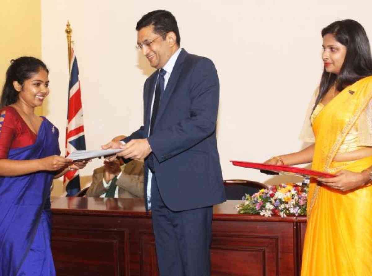 ශ්රී ලාංකික පුහුණු හෙදියන් එක්සත් රාජධානියේ සිය වෘත්තීය ජීවිතය ඇරඹීමට සූදානමින්