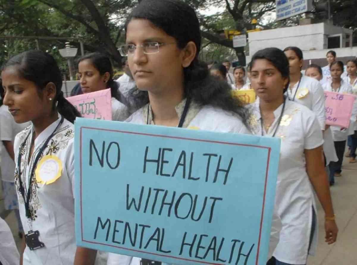 ලෝක මානසික සෞඛ්ය දිනය: 'මූලික අවශ්යතා හිඟ වුනාම මානසික ආතතියට සහ පීඩනයට පත්වීමට මිනිසුන්ට අමුතුවෙන් වෙන හේතු අවශ්ය වෙන්නේ නැහැ'