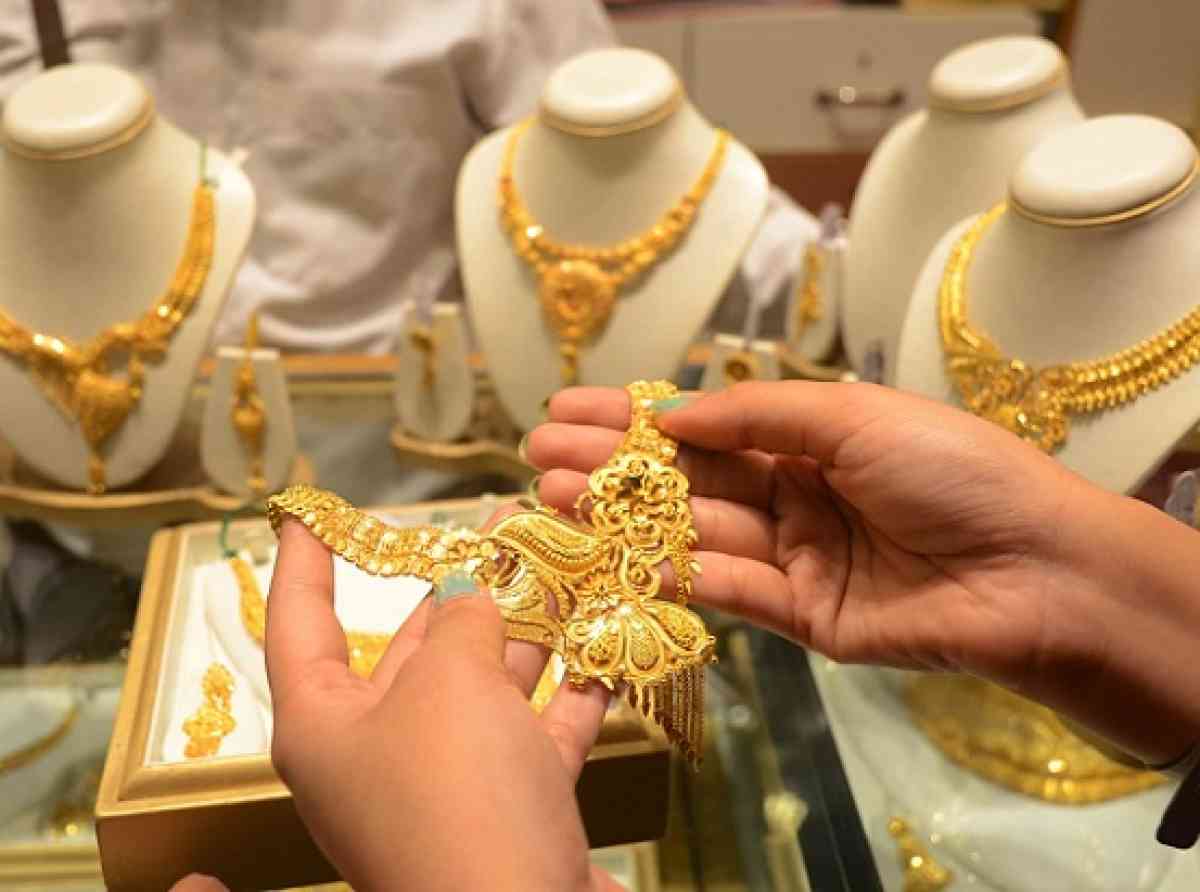 රන් පැළඳ එන්නන්ට අවවාදයක්