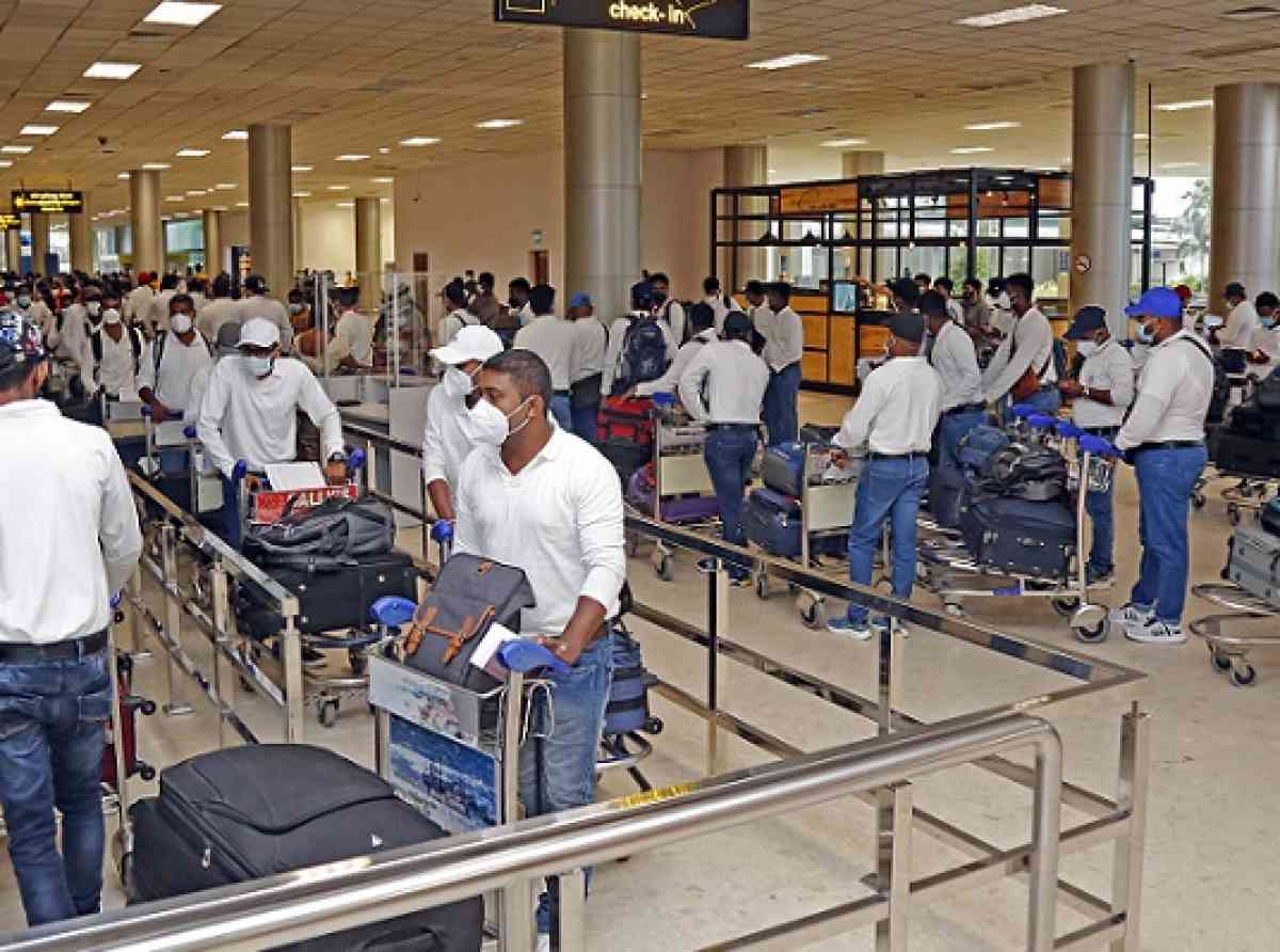 රැකියා වරම් ලැබූ ශ්රී ලාංකිකයන් 75ක් දකුණු කොරියාවට