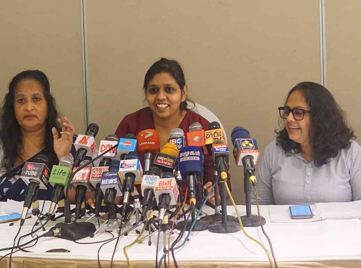 ශ්රී ලංකාවේ වෘත්තීය සමිති කාන්තා නායිකාවන් කම්කරු නීති ප්රතිසංස්කරණ සඳහා තමන්ගේ අදහස් සලකා නොබැලීම ගැන විරෝධය පල කරයි