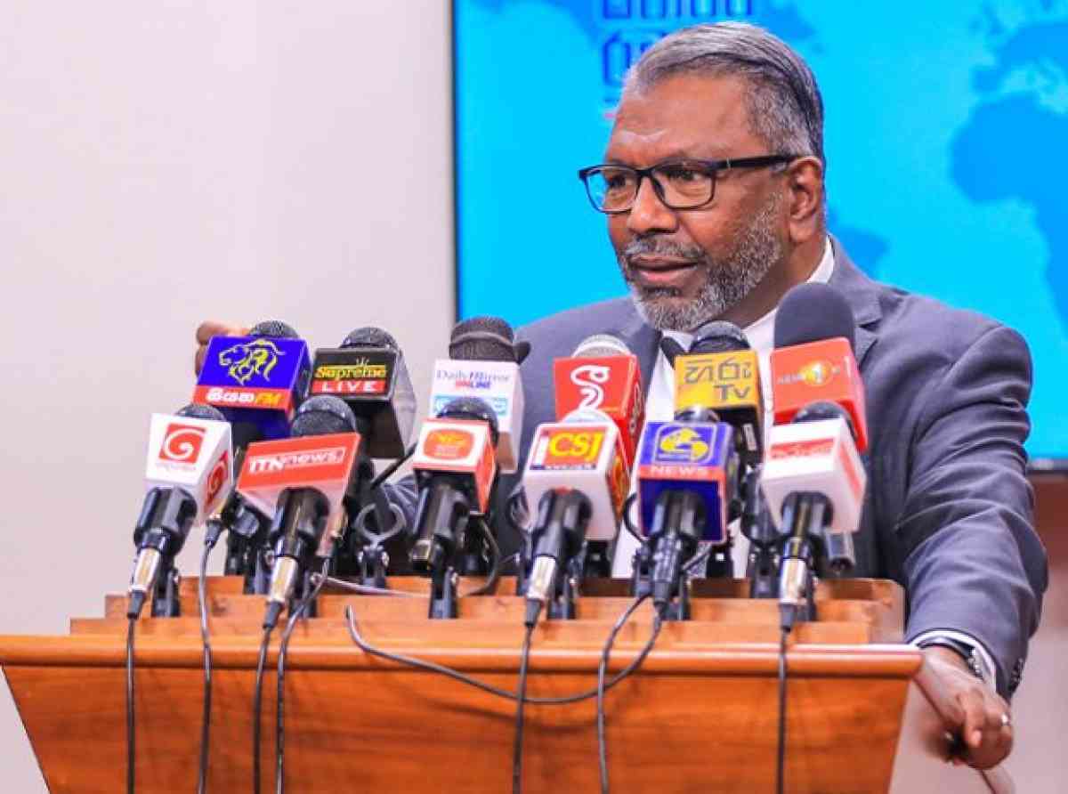 වර්ජනයේ යෙදී සිටින විශ්වවිද්යාල අනධ්යන කාර්ය මණ්ඩල සමඟ ලබන සඳුදා දින සාකච්ඡා කරනවා – උසස් අධ්යාපන රාජ්ය අමාත්ය ආචාර්ය සුරේන් රාඝවන්
