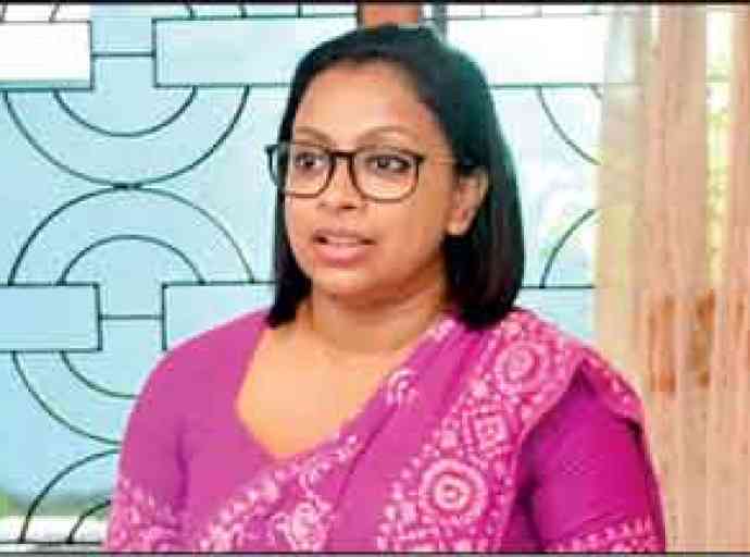 ජනමාධ්‍ය නියෝජ්‍ය අමාත්‍යවරිය සිය ධූරයේ රාජකාරී ආරම්භ කරයි