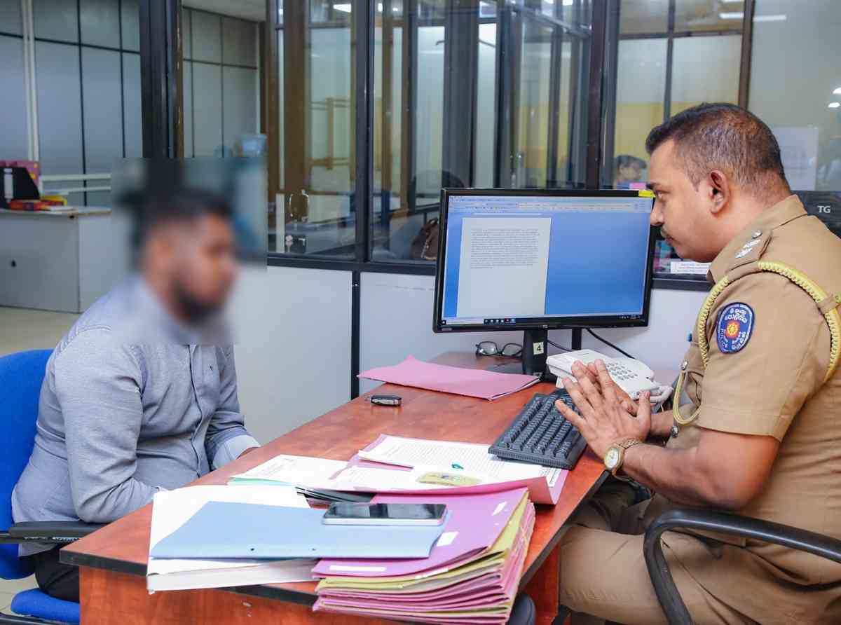 නීතිඥ වෘත්තියේ‍ යෙදෙමින් විදේශ රැකියා වංචාවන් කරලා