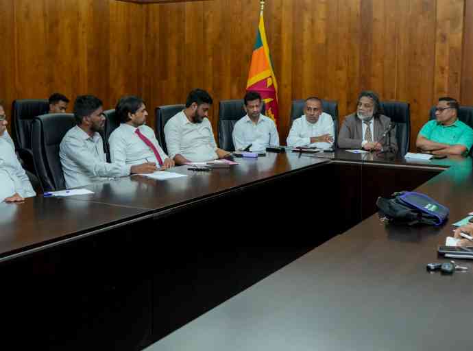 හෙදියන්ගේ නිල ඇඳුම නීති රාමුව තුළ ආගමික අනන්‍යතාව ආරක්ෂා කරගනිමින් ඇඳීමට බාධාවක් නෑ