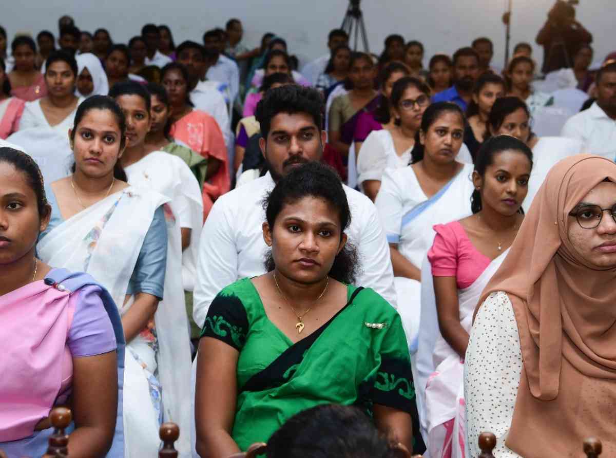 රාජ්‍ය සෞඛ්‍ය කළමණාකරණ සහකාර තනතුර සඳහා බඳවා ගැනීමේ පත්වීම් ලිපි ප්‍රදානය කෙරේ