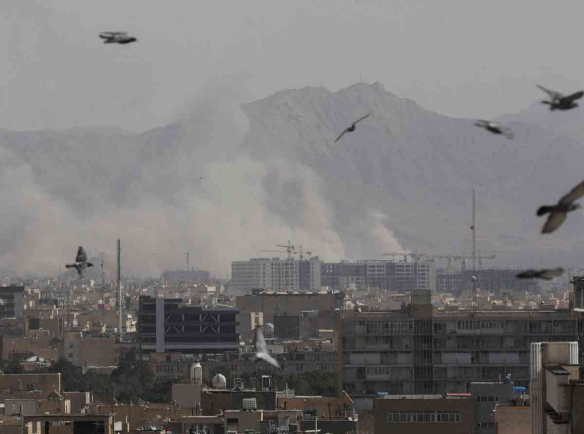 ඉරාන යුද්ධය හමුවේ රට විරුවන්ගේ ඉරණම සහ බලධාරීන්ගේ “සීත කාමර” පිළිවෙතින් ඔබ්බට