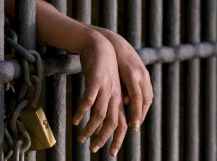 කාර්යාංශ නිළධාරියෙකු ලෙස පෙනී සිටි පුද්ගලයා රිමාන්ඩ්