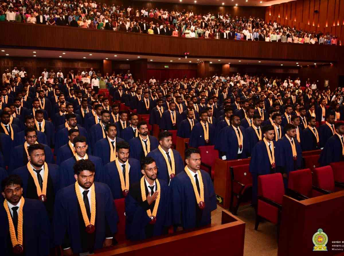 පරිපූරක සහ අතුරු වෛද්‍ය සේවා වෘත්තිකයන් ඩිප්ලෝමා  ප්‍රදානය කෙරේ