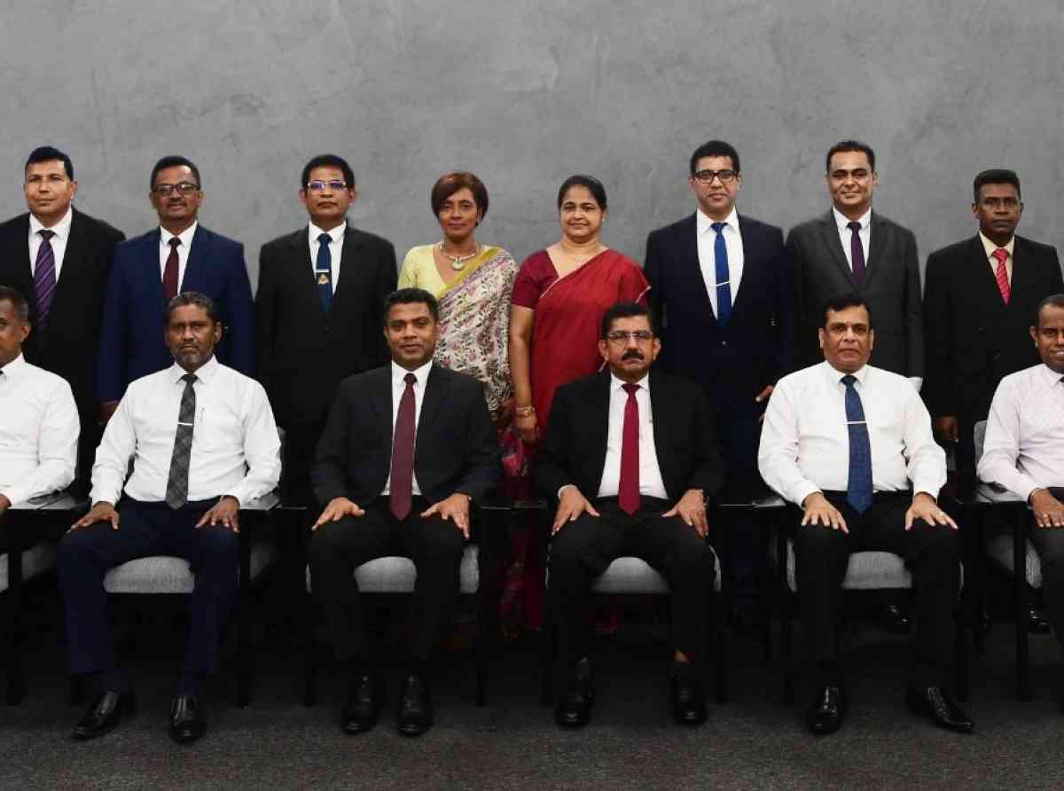 සෞඛ්‍ය අමාත්‍යංශයට හා ජාතික රෝහල් සඳහා අධ්‍යක්ෂකවරුන් පත්කරයි